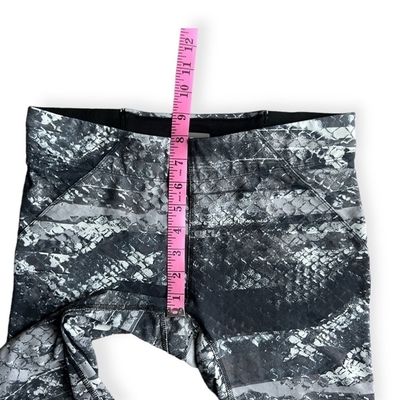 The North Face Motus II Capri Compression Tight Reptile Asphalt Gray, Medium - Picture 12 of 12